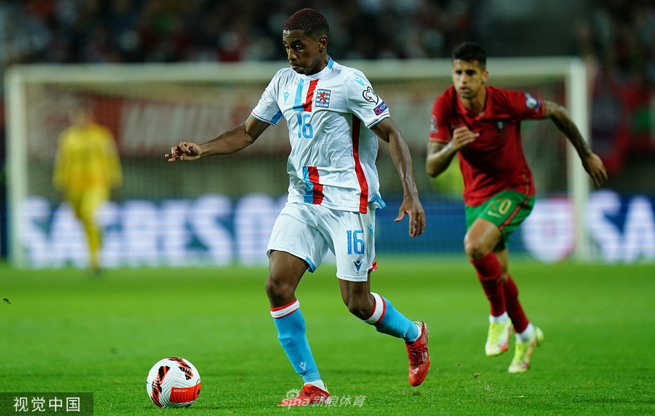 [世预赛]葡萄牙5-0卢森堡 C罗帽子戏法