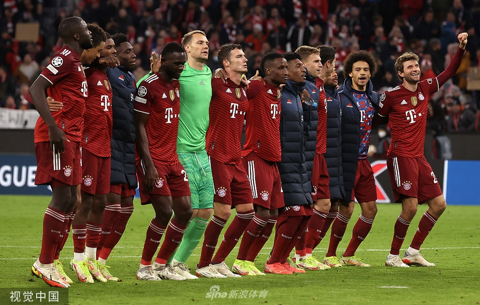 [欧冠]拜仁5-2本菲卡 莱万帽子戏法