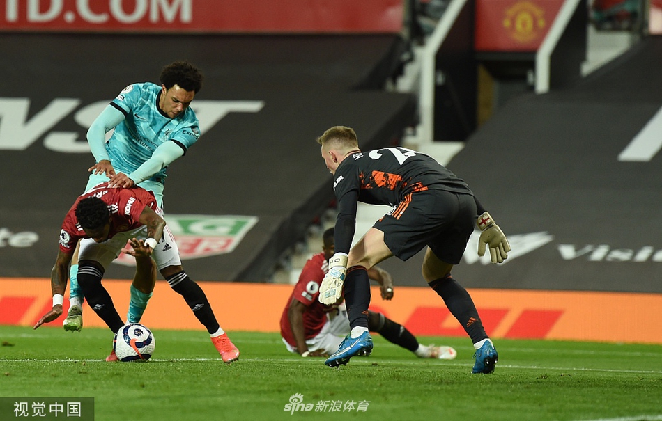 [英超]曼联2-4利物浦 菲尔米诺两球