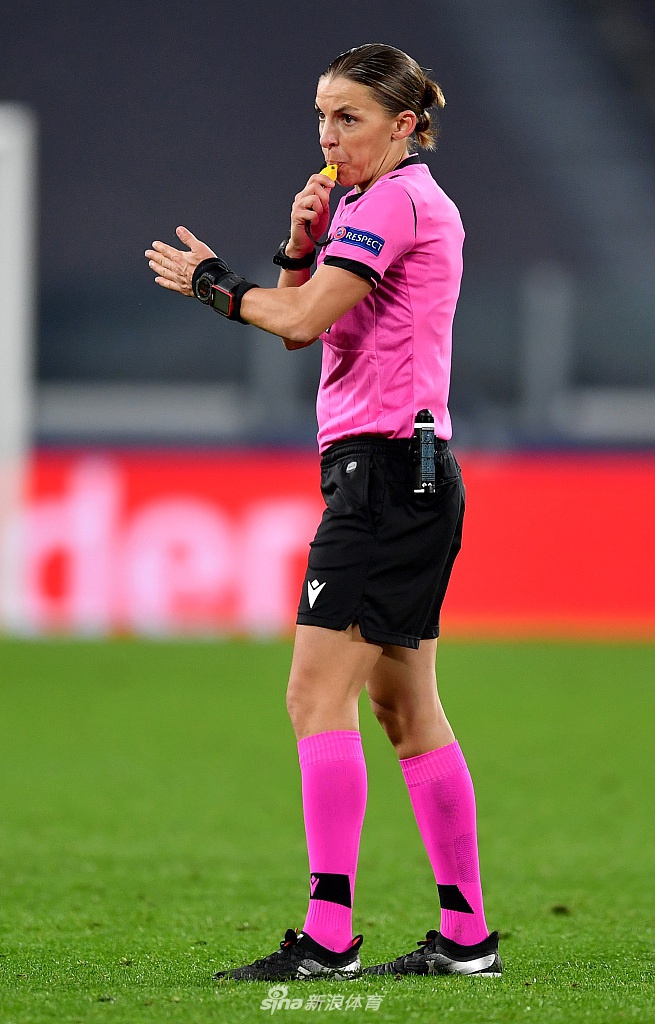 [欧冠]尤文3-0基辅迪纳摩 首位女主裁