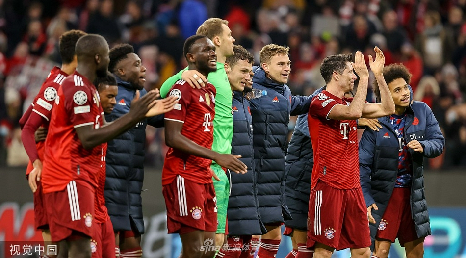 [欧冠]拜仁5-2本菲卡 莱万帽子戏法