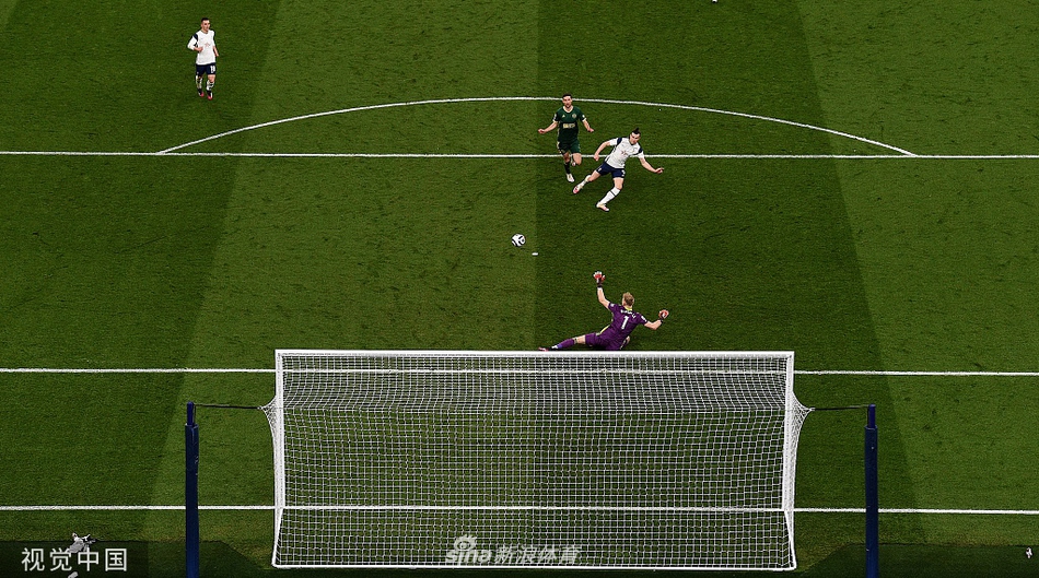 [英超]热刺4-0谢联 贝尔帽子戏法