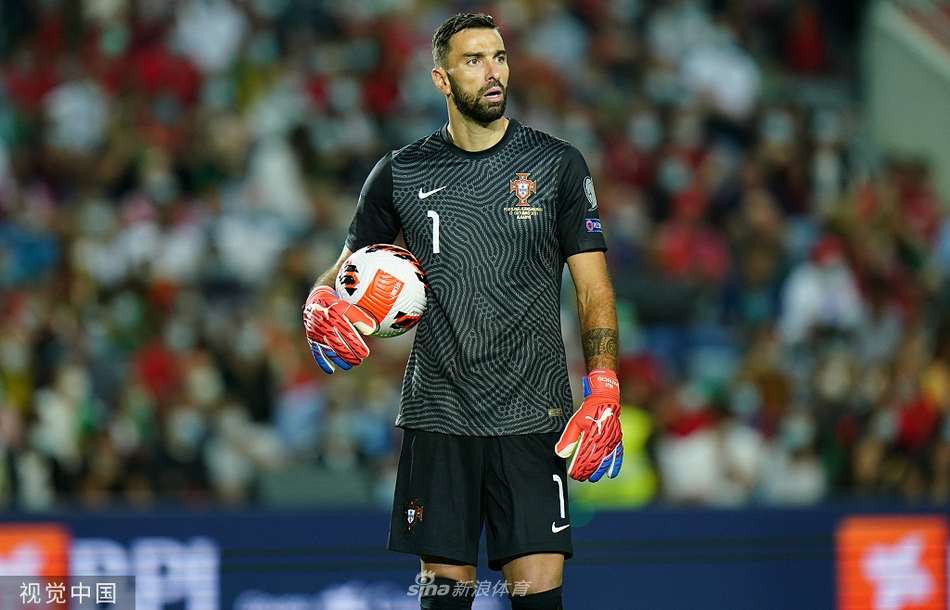 [世预赛]葡萄牙5-0卢森堡 C罗帽子戏法