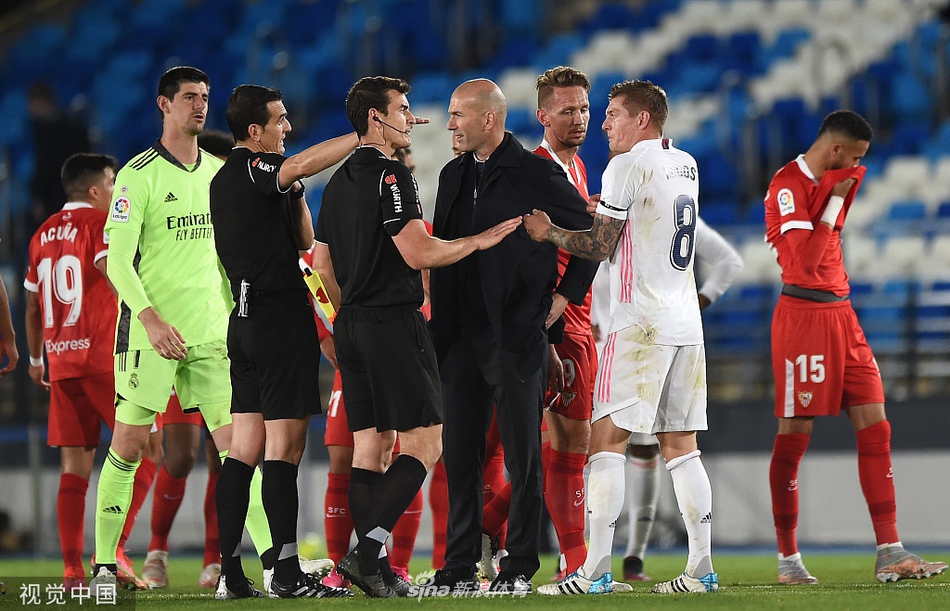 [西甲]皇马2-2塞维利亚 皇马压哨扳平