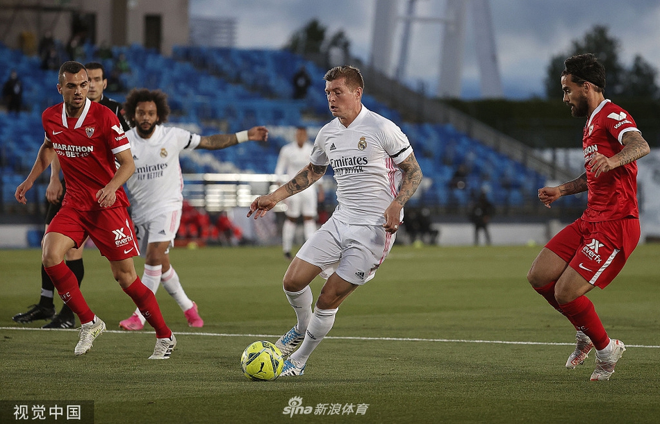 [西甲]皇马2-2塞维利亚 皇马压哨扳平