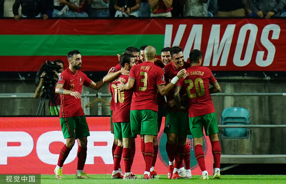 [世预赛]葡萄牙5-0卢森堡 C罗帽子戏法