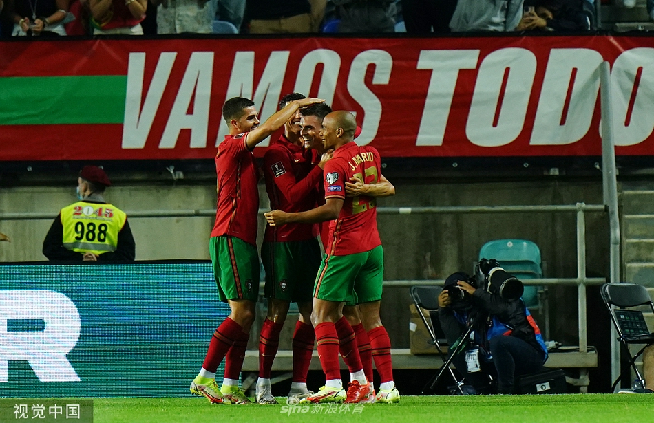 [世预赛]葡萄牙5-0卢森堡 C罗帽子戏法