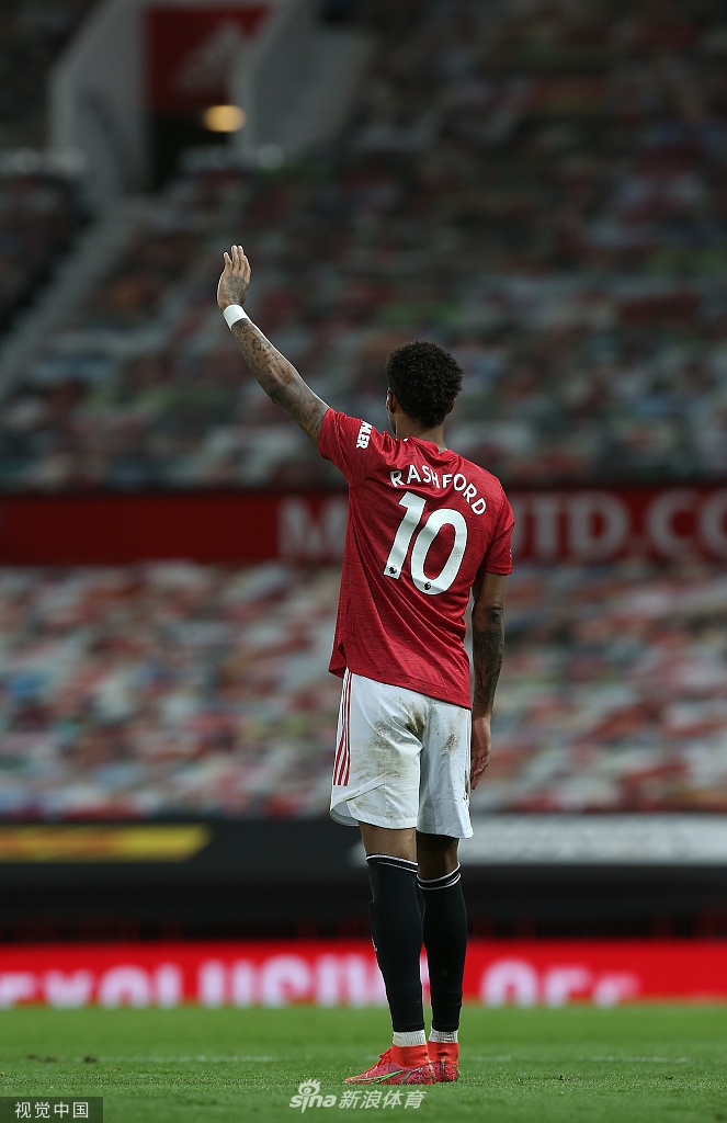 [英超]曼联2-4利物浦 菲尔米诺两球