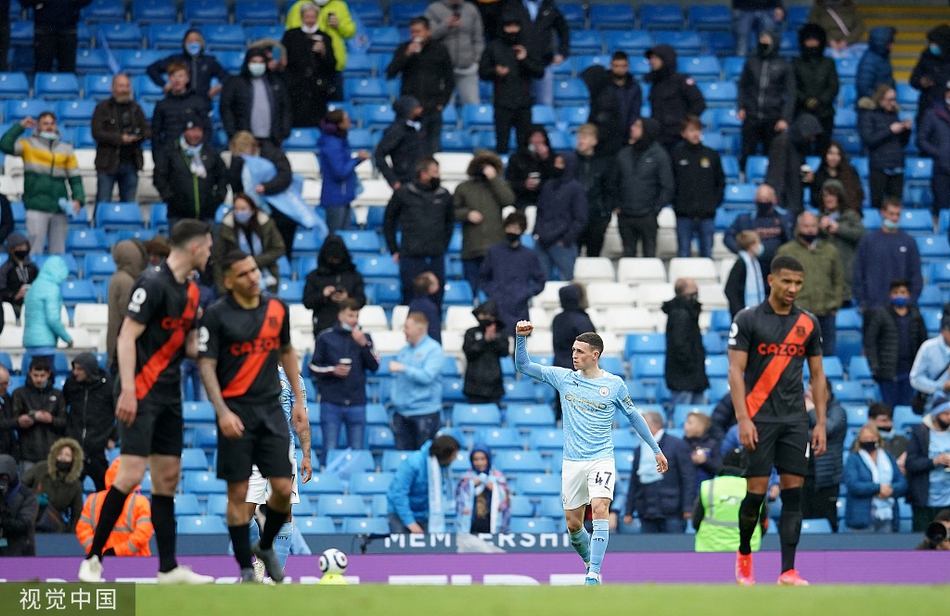 [英超]曼城5-0埃弗顿 阿圭罗两球