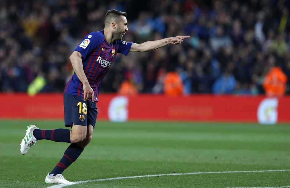 阿尔巴庆祝破门