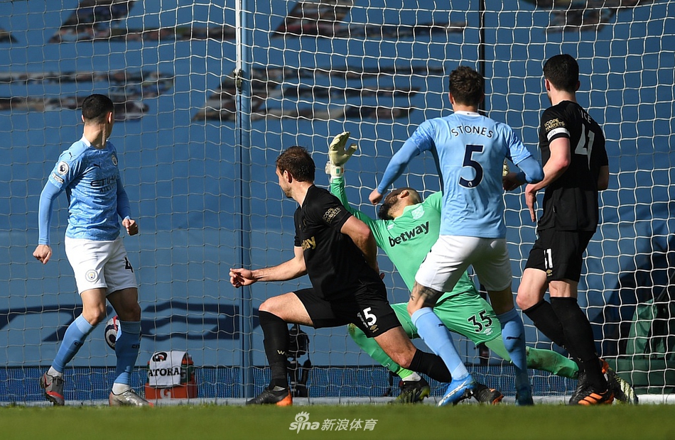 [英超]曼城2-1西汉姆 豪取20连胜