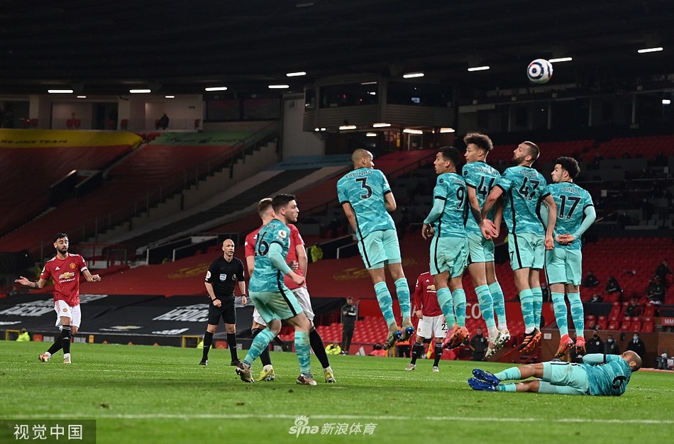 [英超]曼联2-4利物浦 菲尔米诺两球