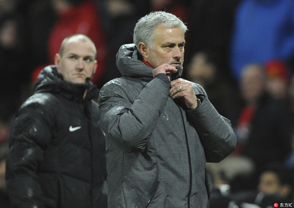 穆里尼奥指挥比赛