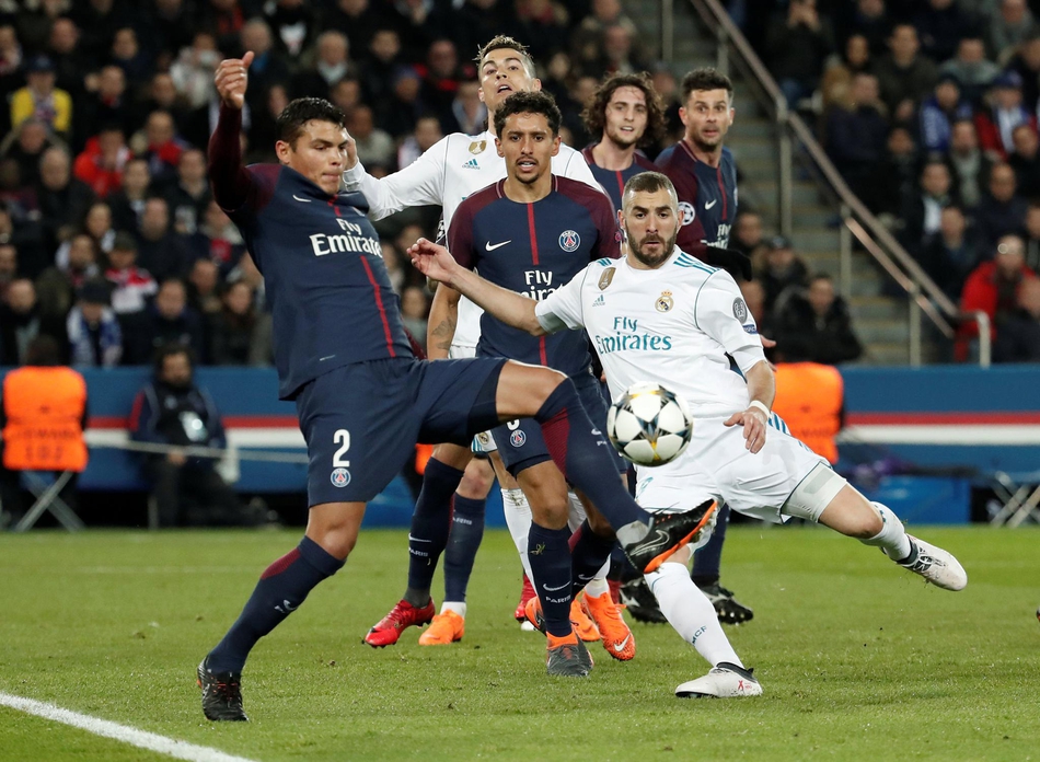 席尔瓦防守本泽马