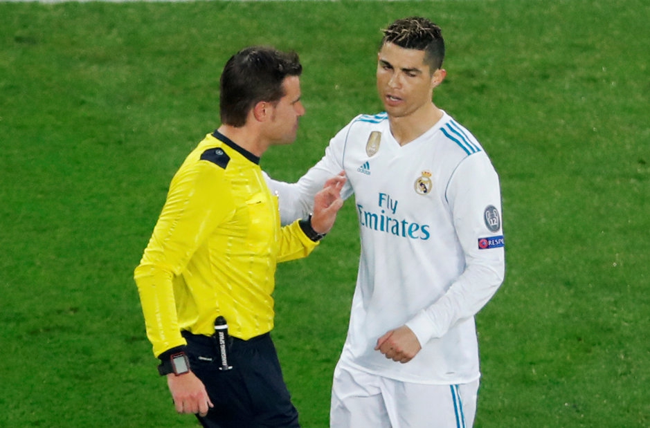 C罗和裁判