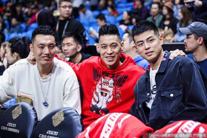 CBA全明星赛星锐赛:林书豪 方硕 翟晓川领衔众球星观战