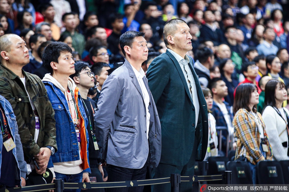 CBA全明星赛星锐赛:林书豪 方硕 翟晓川领衔众球星观战