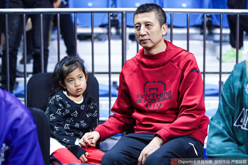 CBA全明星赛星锐赛:林书豪 方硕 翟晓川领衔众球星观战