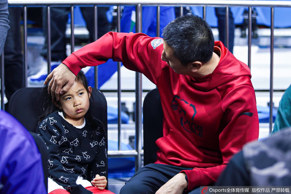 CBA全明星赛星锐赛:林书豪 方硕 翟晓川领衔众球星观战