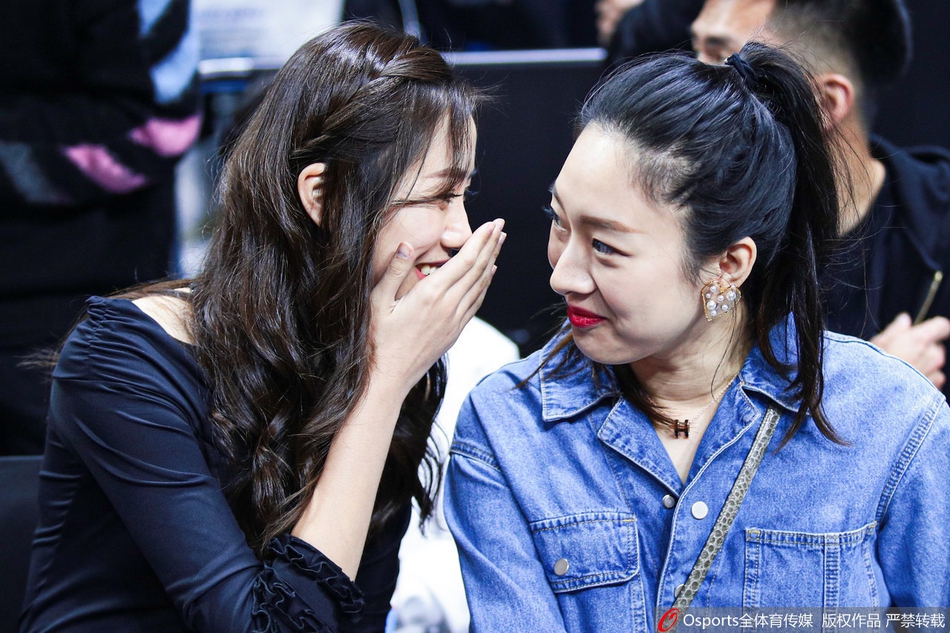 CBA全明星赛星锐赛:林书豪 方硕 翟晓川领衔众球星观战