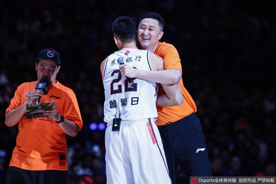 CBA全明星赛:阿日献暴扣1V1虐杜锋