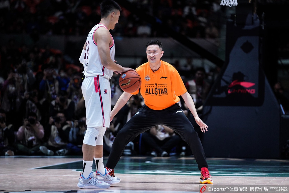 CBA全明星赛:阿日献暴扣1V1虐杜锋