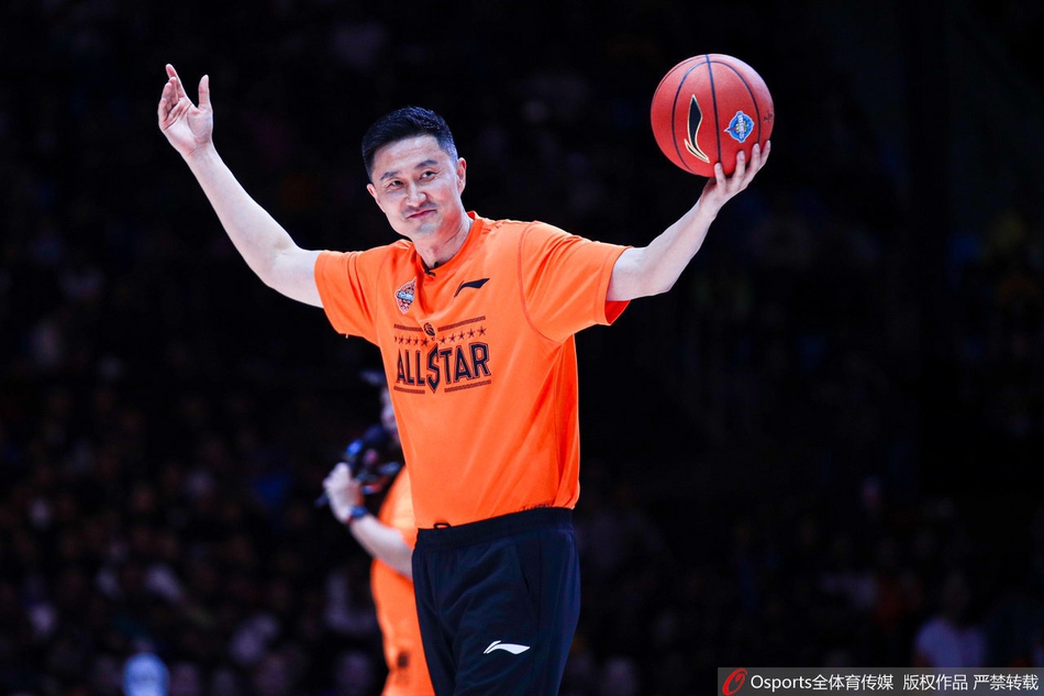 CBA全明星赛:阿日献暴扣1V1虐杜锋