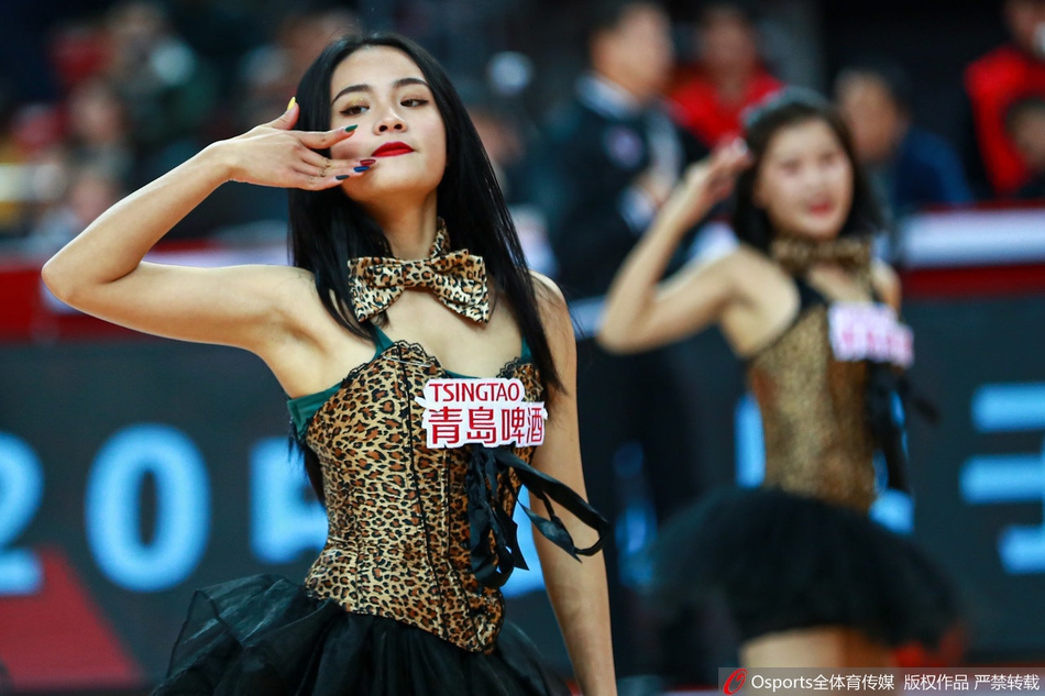 CBA第27轮:篮球宝贝性感热舞助力球队