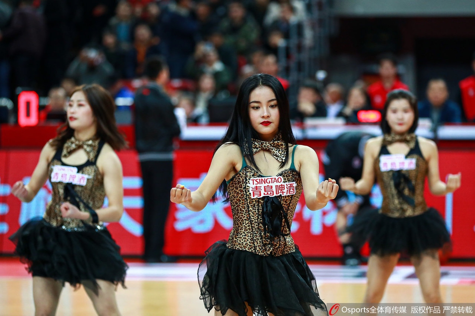 CBA第27轮:篮球宝贝性感热舞助力球队