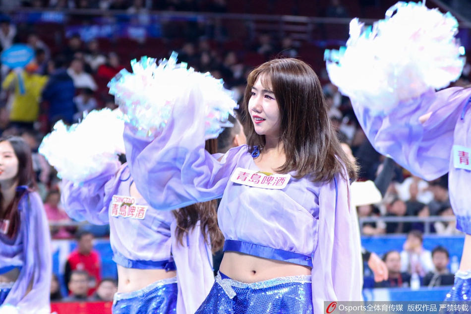 CBA第28轮:啦啦队篮球宝贝甜美助威