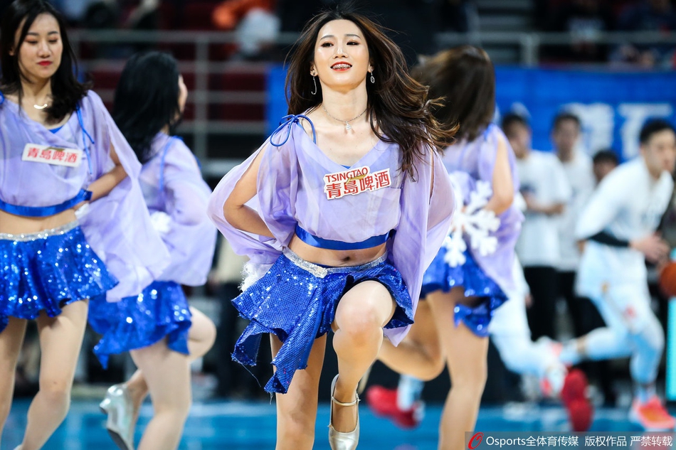 CBA第28轮:啦啦队篮球宝贝甜美助威