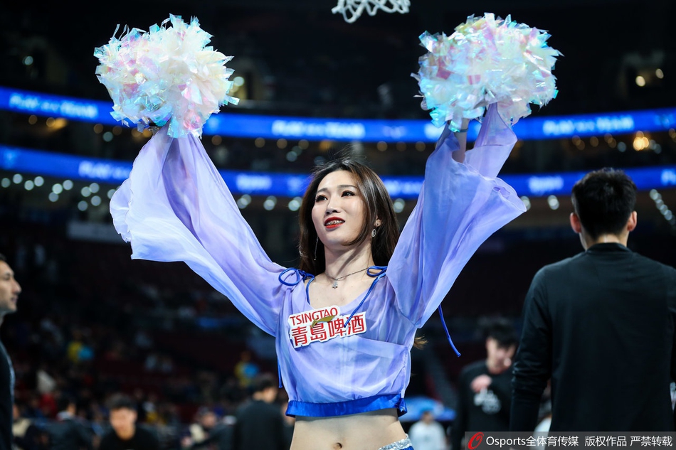 CBA第28轮:啦啦队篮球宝贝甜美助威