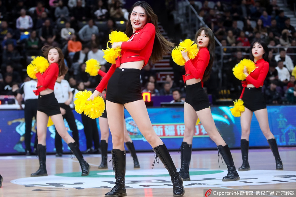 CBA第29轮:篮球宝贝性感热舞助力球队