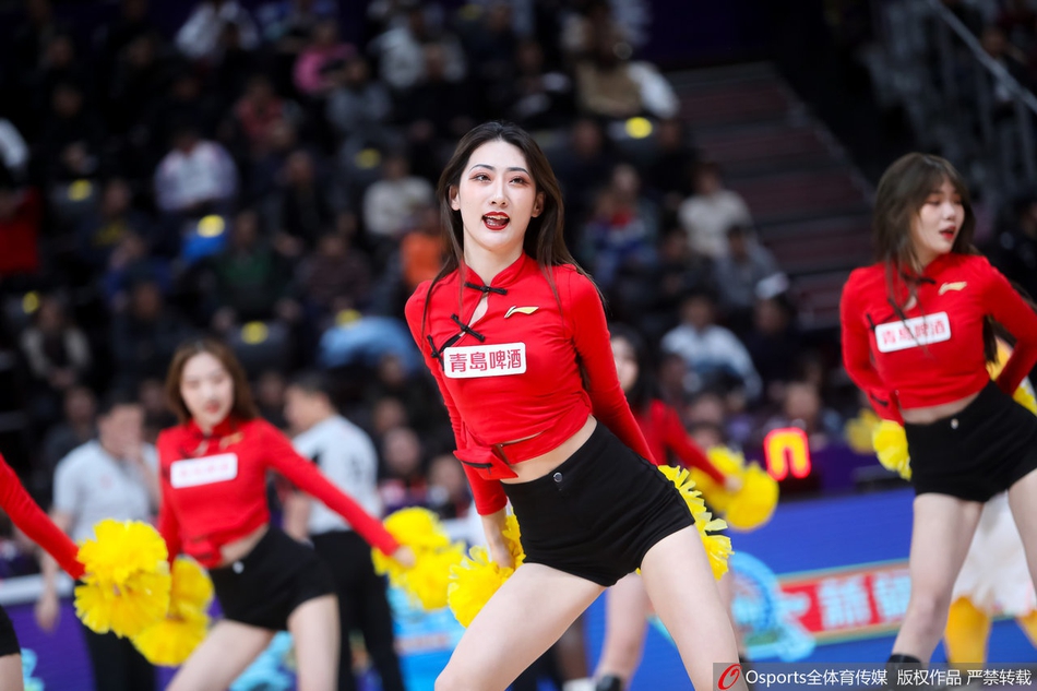 CBA第29轮:篮球宝贝性感热舞助力球队