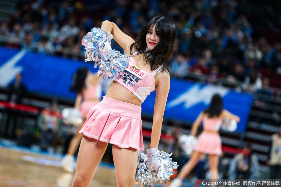 CBA第29轮:篮球宝贝性感热舞助力球队