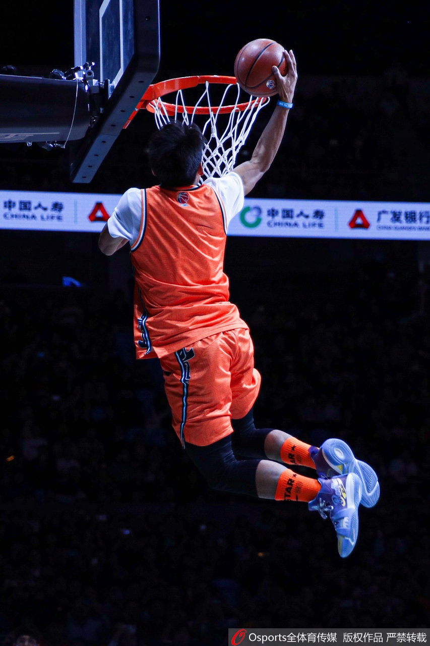 CBA全明星扣篮决赛:矣进宏加冕扣篮王