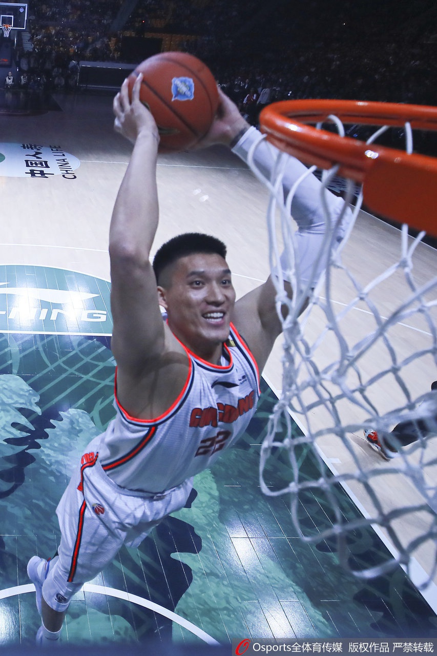 CBA全明星赛:阿日献暴扣1V1虐杜锋