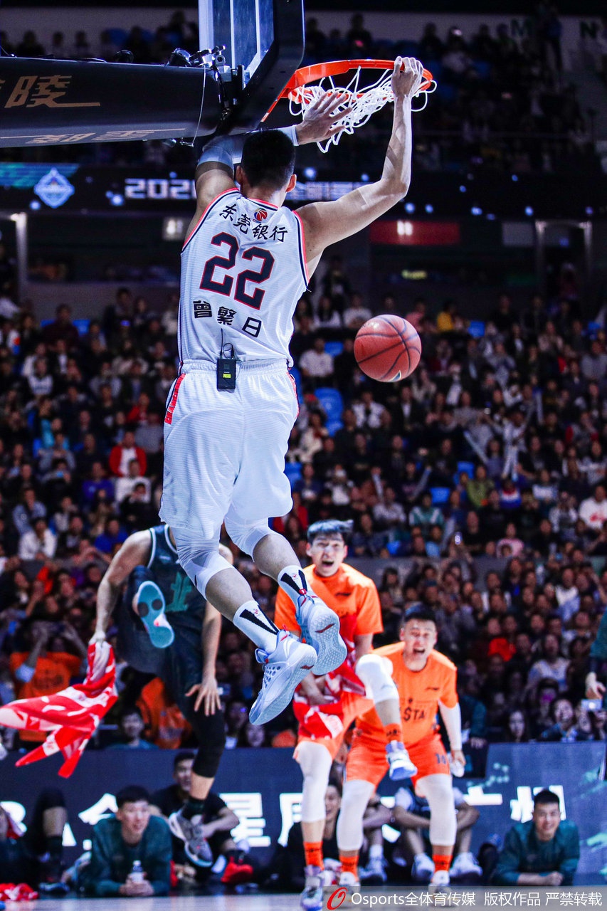 CBA全明星赛:阿日献暴扣1V1虐杜锋