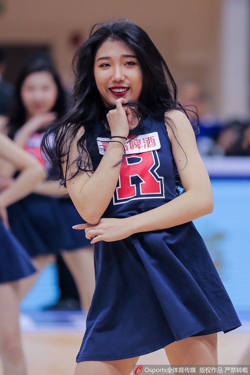 CBA第27轮:篮球宝贝性感热舞助力球队