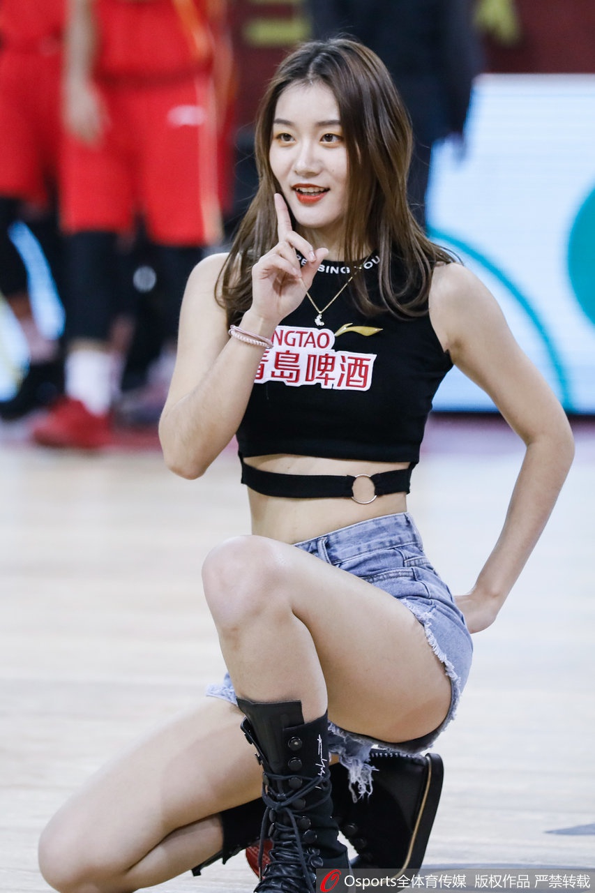 CBA第29轮:篮球宝贝性感热舞助力球队