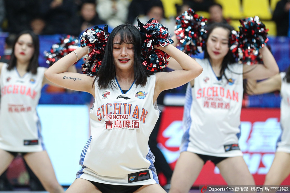 CBA第27轮:篮球宝贝性感热舞助力球队