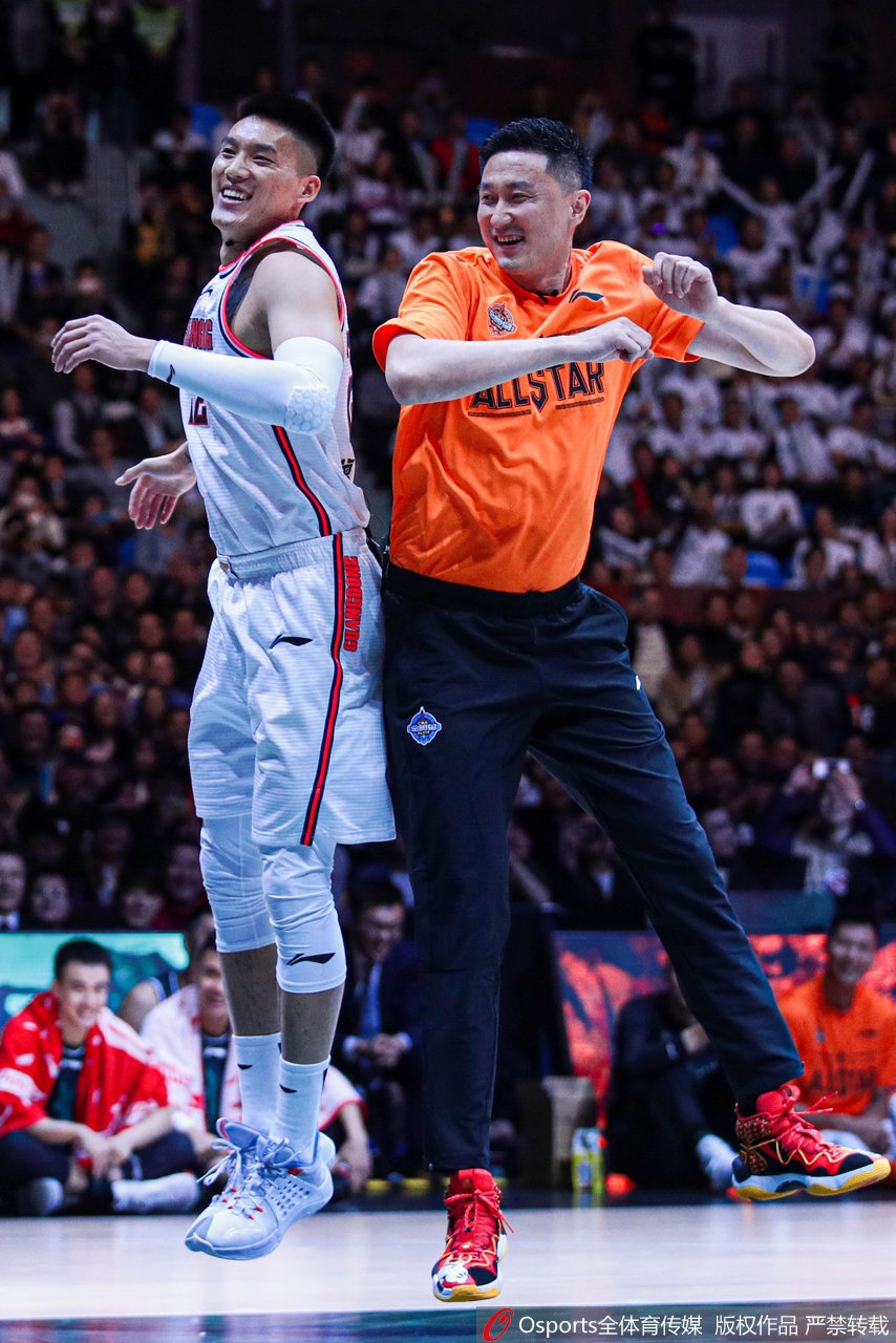 CBA全明星赛:阿日献暴扣1V1虐杜锋