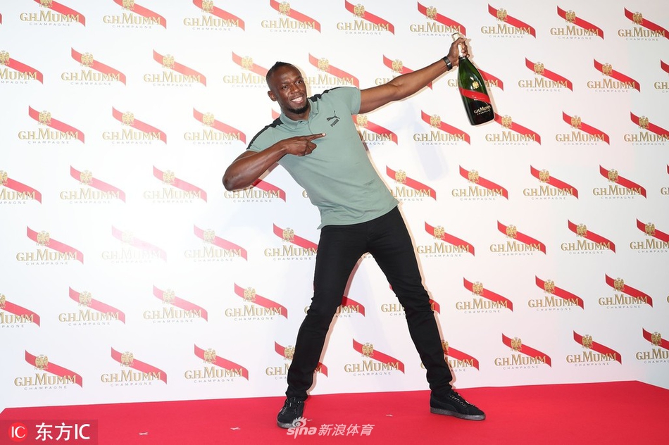 博尔特现身东京出席品牌活动