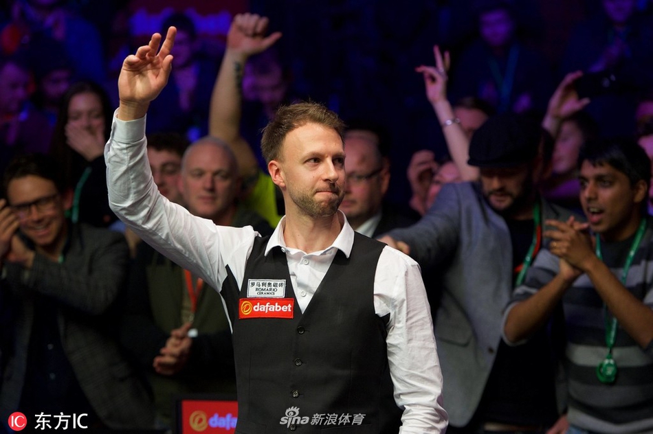 斯诺克大师赛特鲁姆普捧杯图集