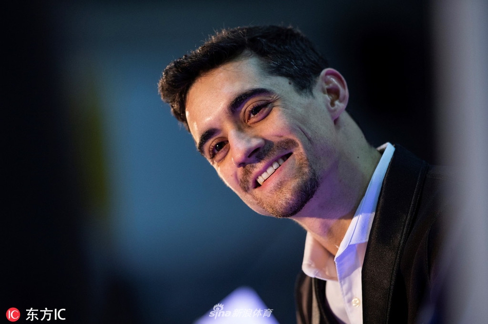 费尔南德兹举办退役仪式