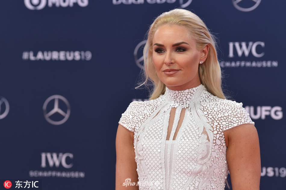 林赛-沃恩优雅亮相劳伦斯典礼