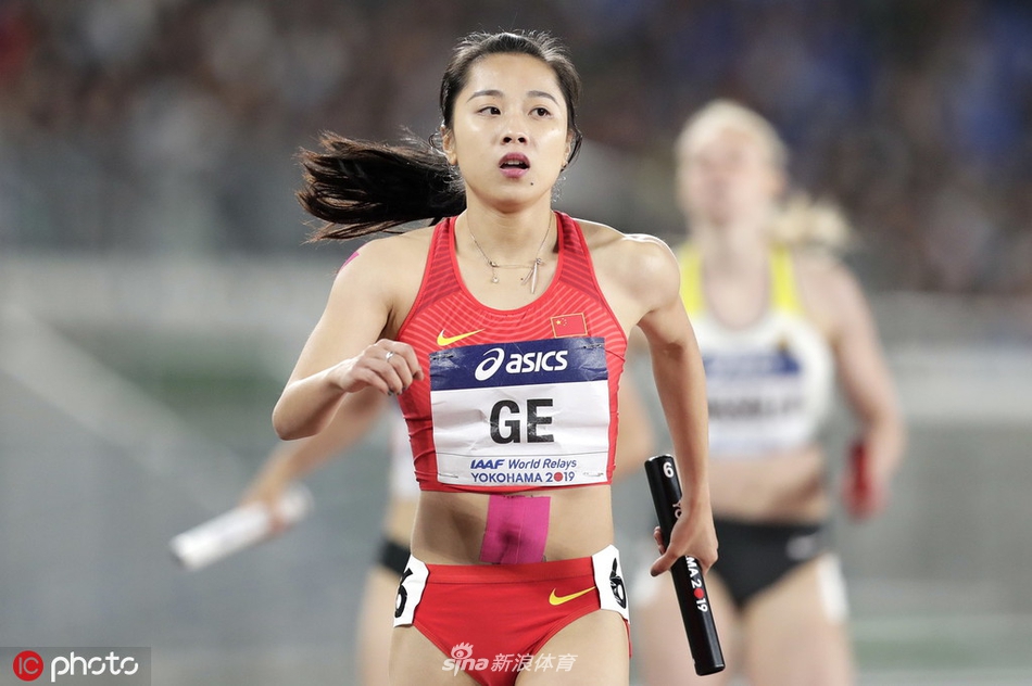 接力世锦赛中国女4*200获亚军