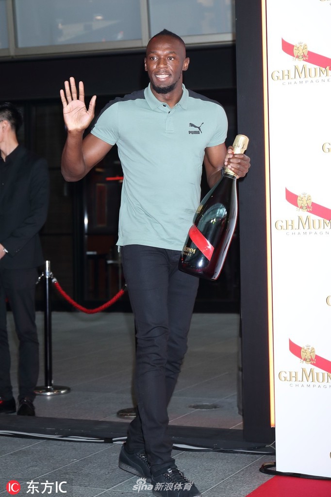 博尔特现身东京出席品牌活动