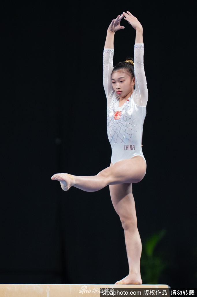 世界杯赵诗婷平衡木摘金