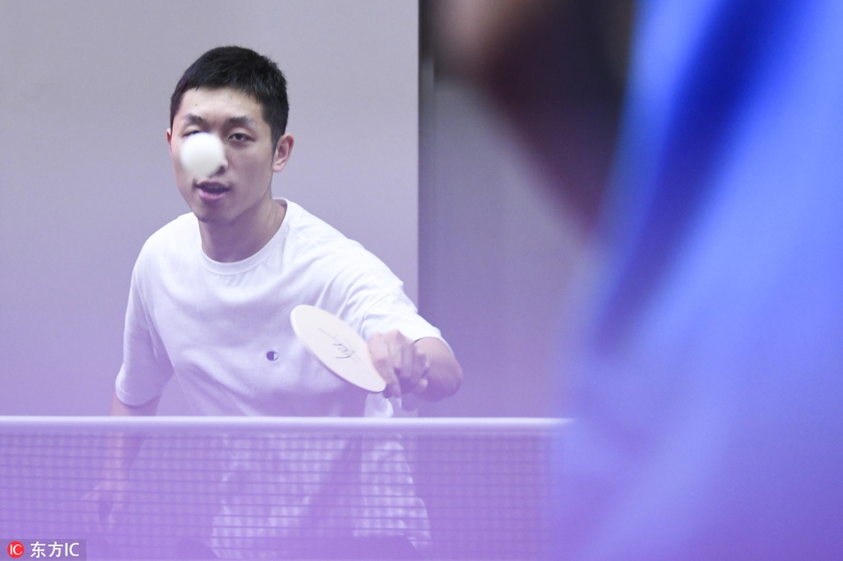 许昕出席乒乓粉丝大会